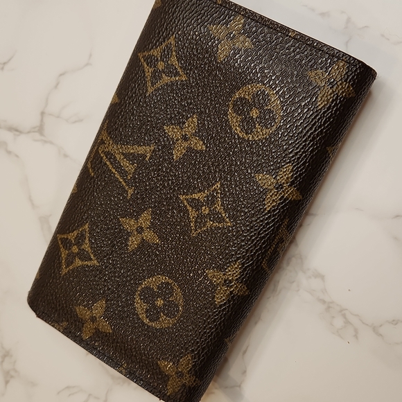 Louis Vuitton Porte Monnaie Tresor Monogram Wallet - Picture 4 of 13